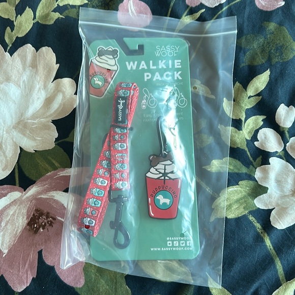 Sassy Woof Leash & Potty Pal Combo - Picture 4 of 9